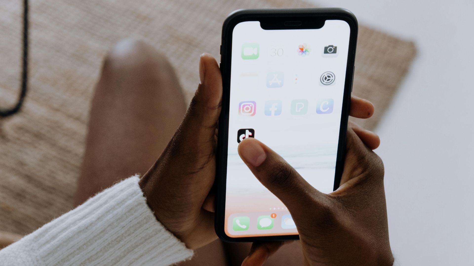 Bikin Brandmu Makin Jadi Sorotan Dengan Tren Hashtag Challenge di TikTok!
